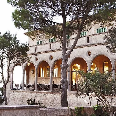 Hotel Santuari De Cura Randa